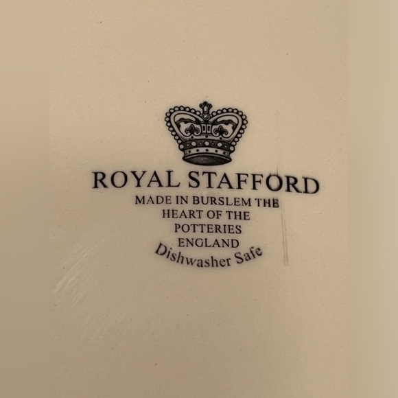 NWT ROYAL STAFFORD HALLOWEEN PLATE. - Picture 4 of 6